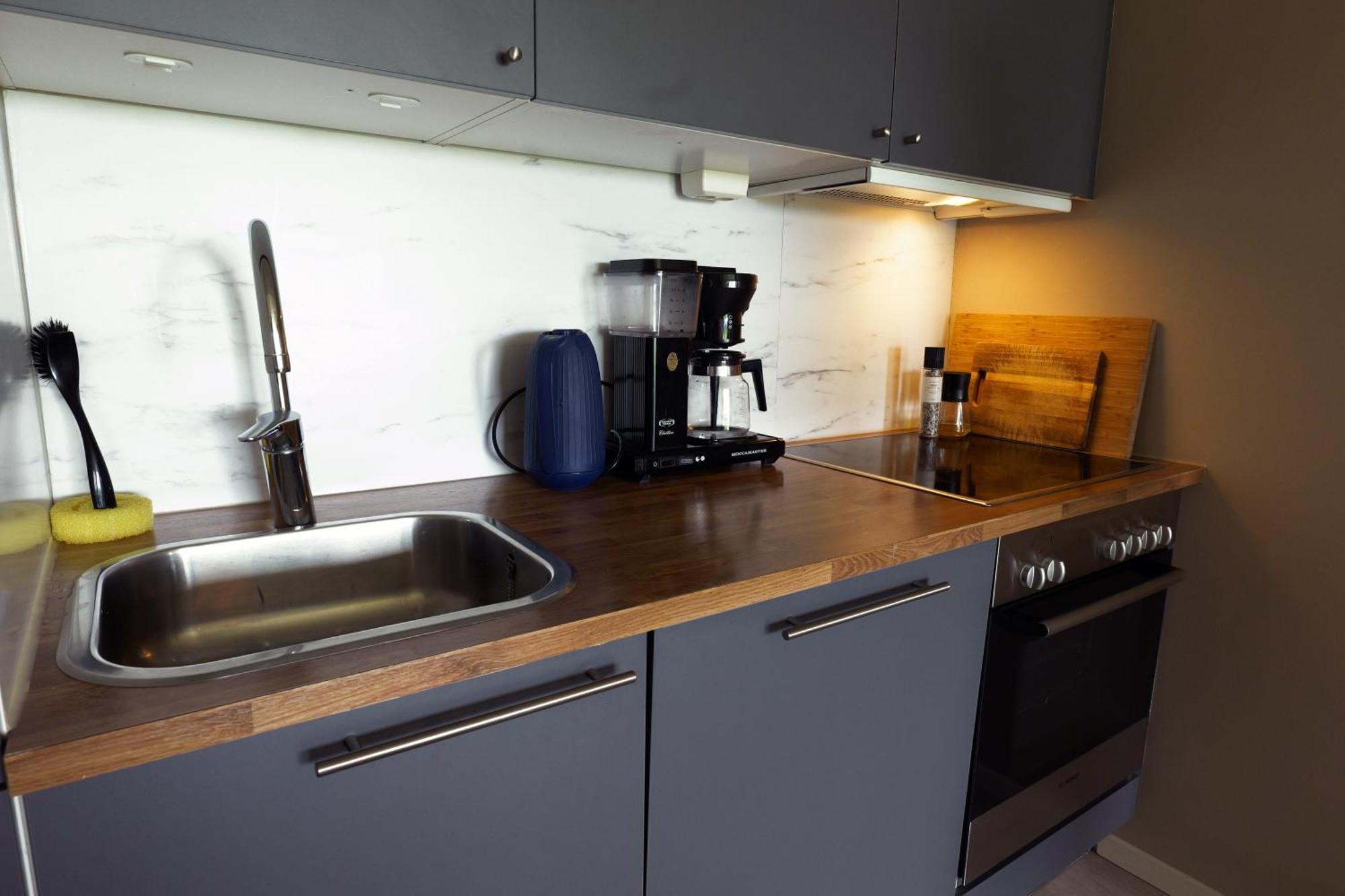 Lodge: Modern With Scenic Trail Access Apartment