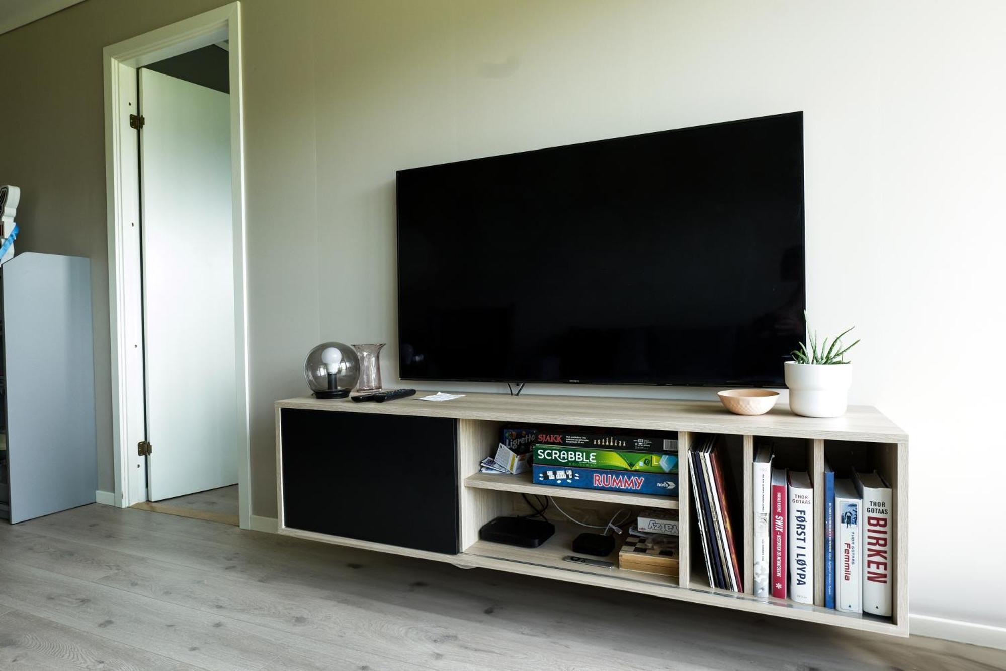 Apartment Lodge: Modern With Scenic Trail Access *